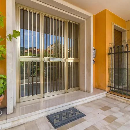 Appartamento Gorgeous In With Kitchen