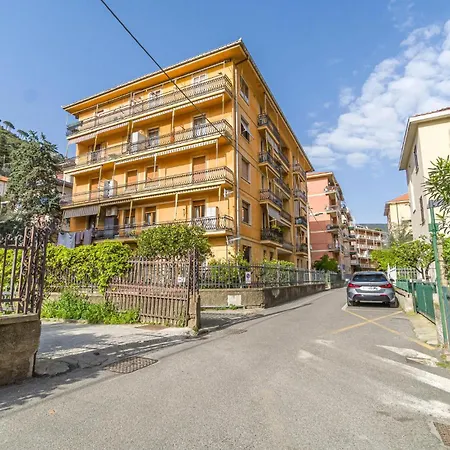 Gorgeous In With Kitchen * Levanto